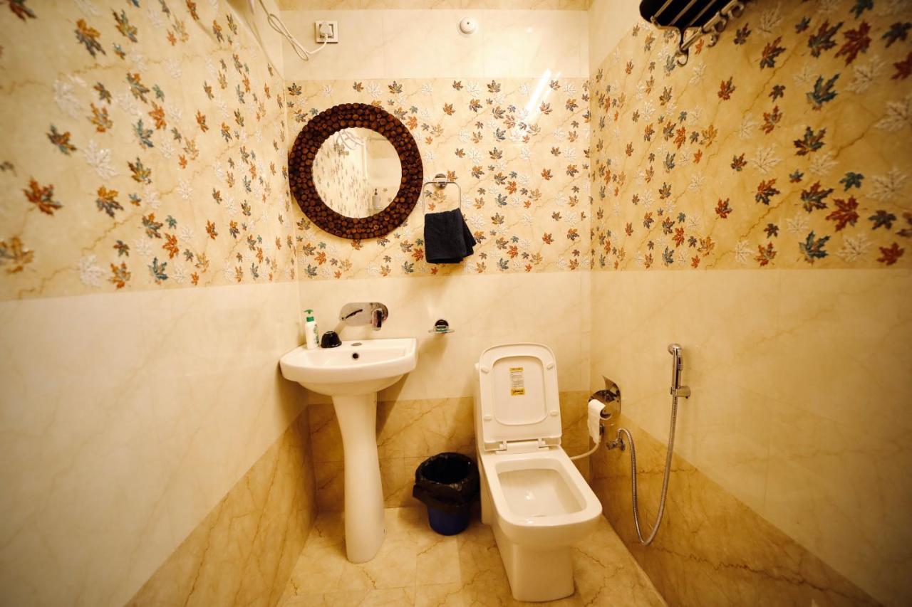德拉敦 The Location, A Penthouse酒店 外观 照片