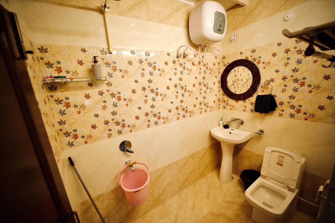 德拉敦 The Location, A Penthouse酒店 外观 照片