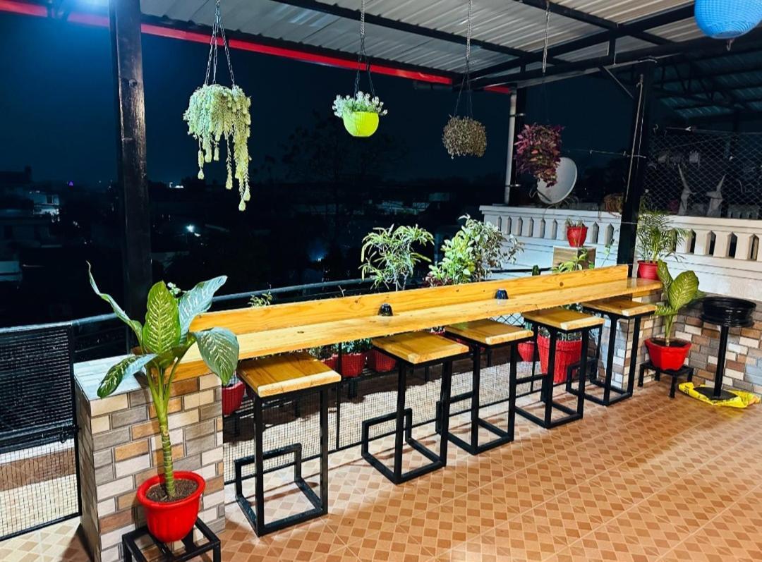 德拉敦 The Location, A Penthouse酒店 外观 照片