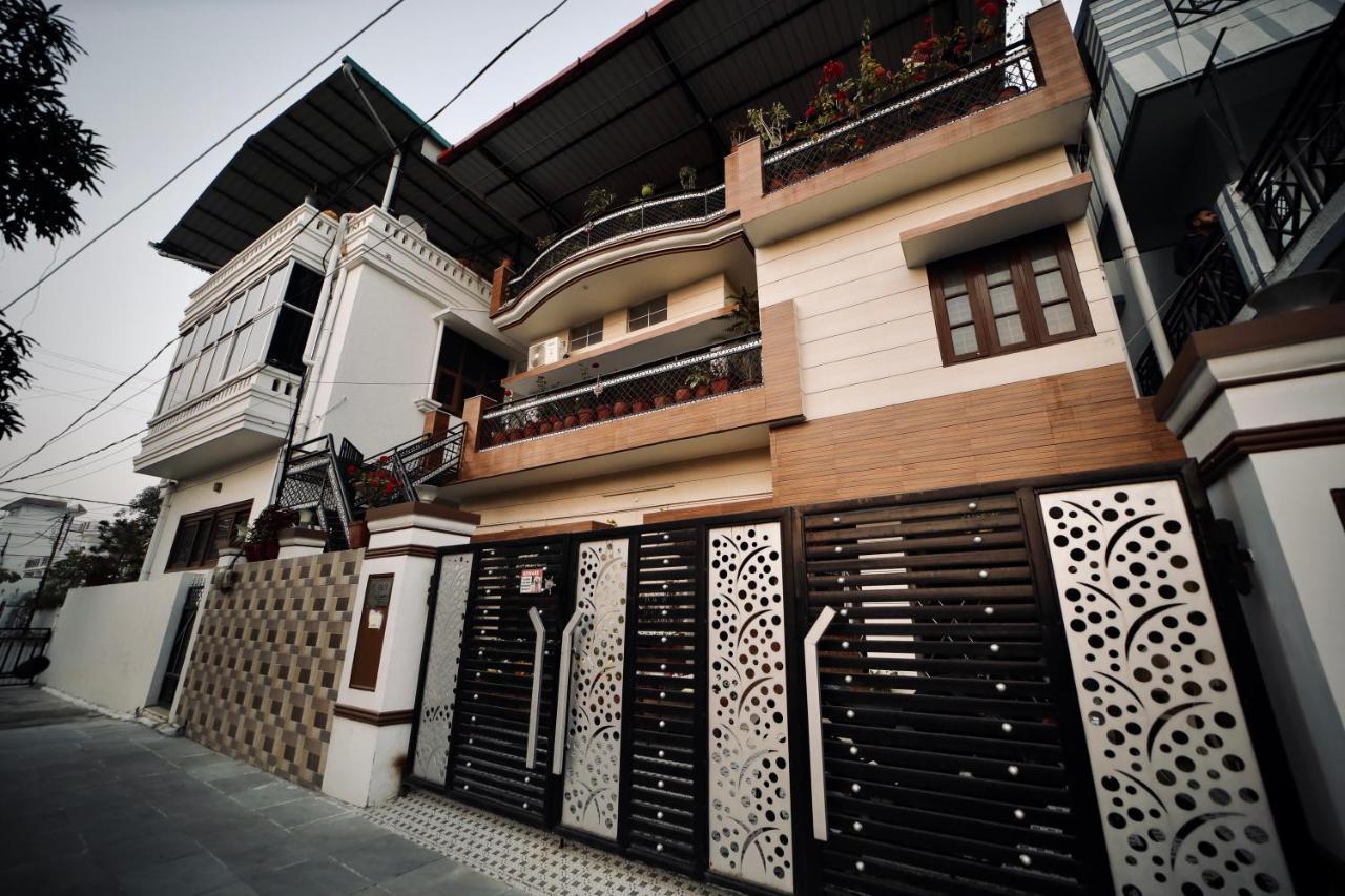 德拉敦 The Location, A Penthouse酒店 外观 照片