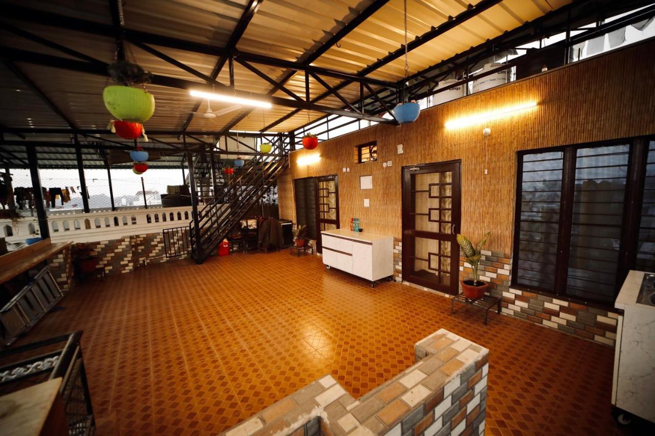 德拉敦 The Location, A Penthouse酒店 外观 照片