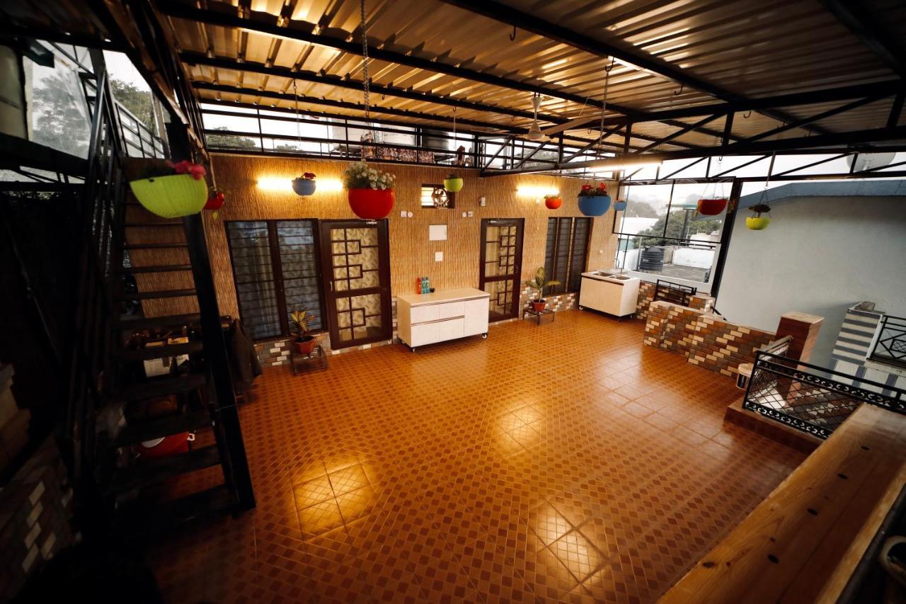德拉敦 The Location, A Penthouse酒店 外观 照片