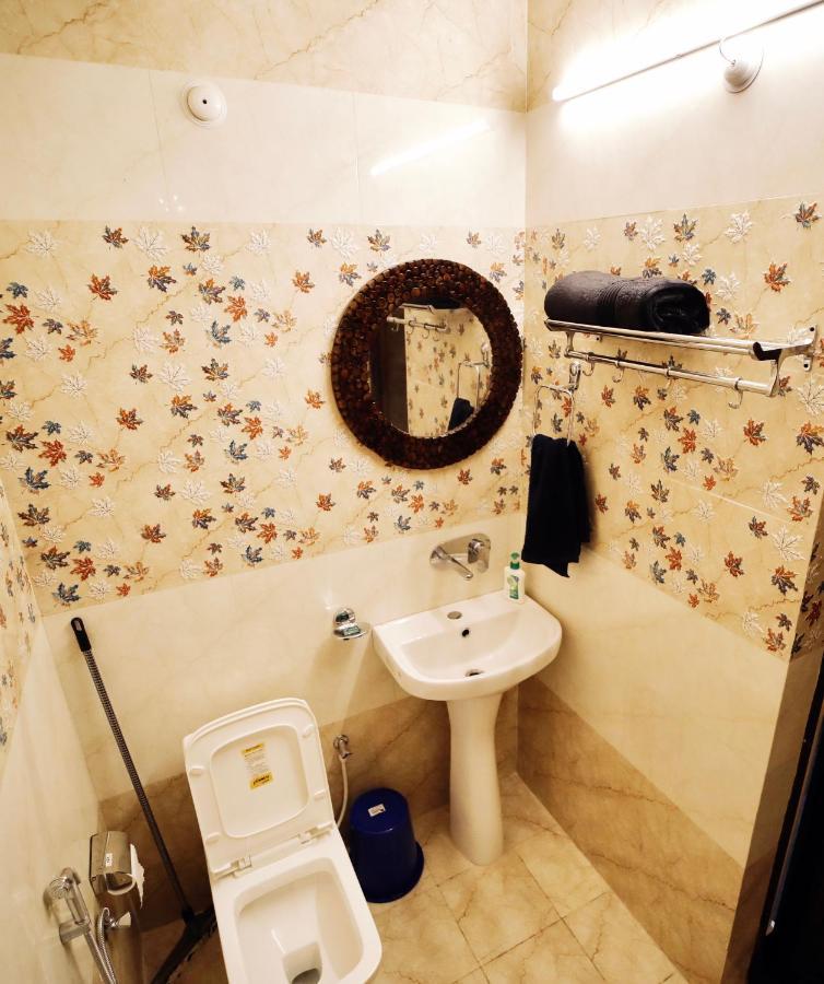 德拉敦 The Location, A Penthouse酒店 外观 照片